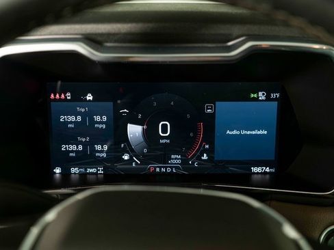 Used 2024 GMC Canyon Denali image 13