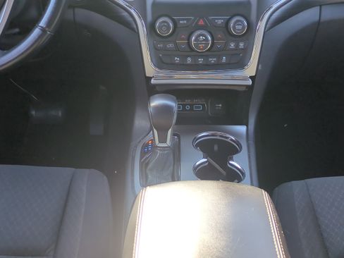 Used 2021 Jeep Grand Cherokee Laredo image 19