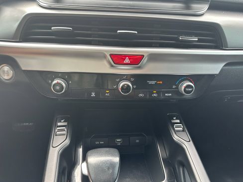 Used 2021 Kia Telluride S image 16