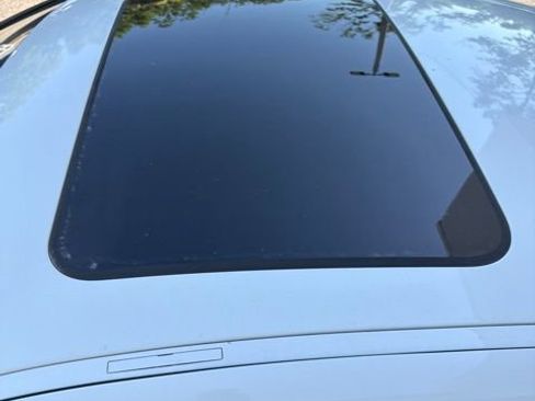 Used 2023 BMW 330i Sedan w/ M Sport Package RWD image 11