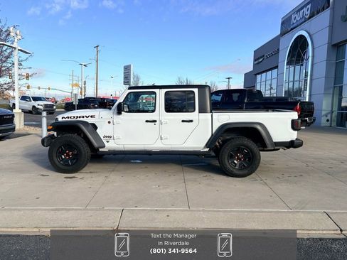 Used 2023 Jeep Gladiator Mojave w/ Cold Weather Group image 9