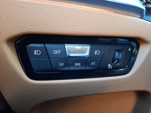 Used 2022 BMW 330i xDrive Sedan w/ M Sport Package image 28