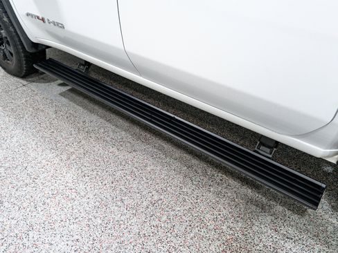 Used 2024 GMC Sierra 2500 AT4 w/ AT4 Premium Plus Package image 13