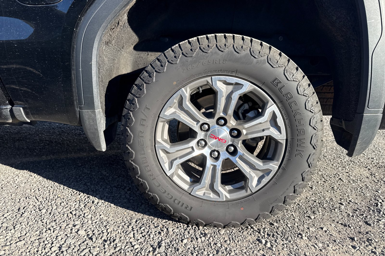 Used 2025 GMC Sierra 1500 SLT AWD/4WD image 3