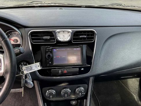 Used 2013 Chrysler 200 Touring image 9