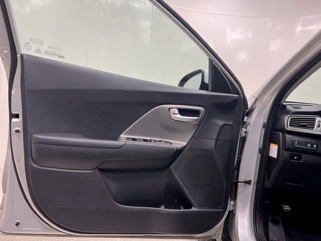 Used 2019 Kia Niro LX FWD image 14