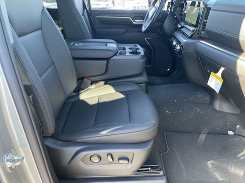 New 2026 GMC Sierra 2500 SLT AWD/4WD image 28