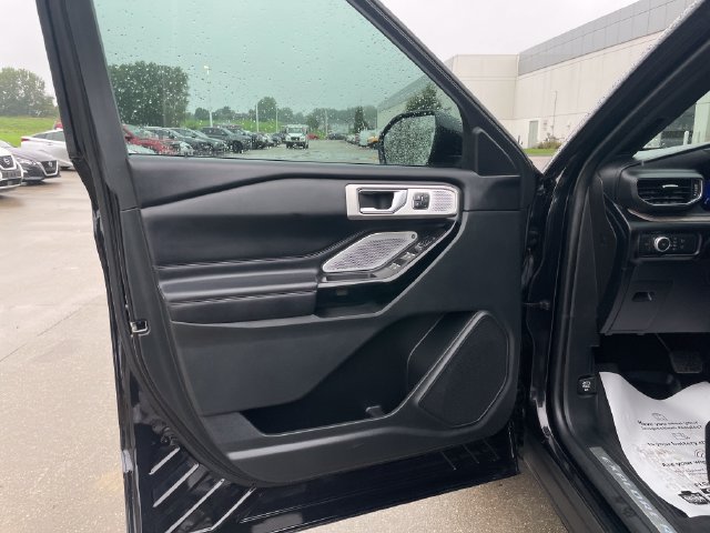 Used 2022 Ford Explorer Platinum w/ Equipment Group 601A AWD/4WD image 20