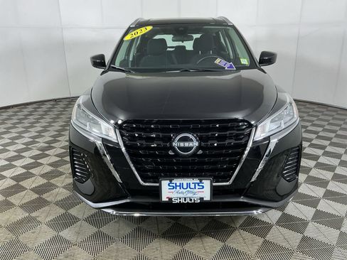 Used 2023 Nissan Kicks SV FWD image 3