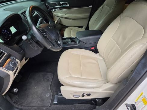 Used 2018 Ford Explorer Limited FWD image 8