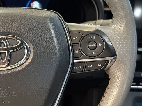 Used 2019 Toyota Avalon Limited FWD image 12