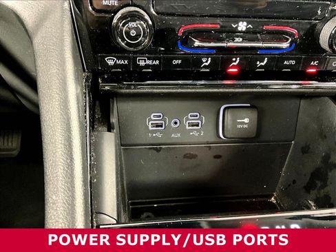 Used 2023 Jeep Grand Cherokee Laredo AWD/4WD image 16