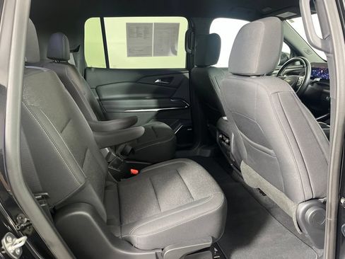 Used 2024 Chevrolet Traverse LT w/ Enhanced Driving Package FWD image 10