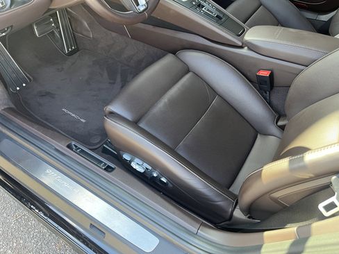 Certified 2019 Porsche 911 Targa 4 GTS image 6