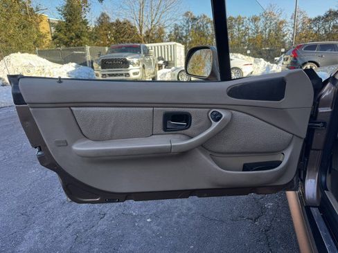 Used 2000 BMW Z3 2.5i RWD image 20