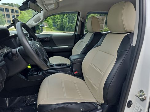 Used 2018 Toyota Tacoma SR w/ SR Convenience Package RWD image 16