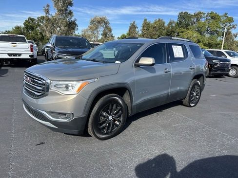Used 2019 GMC Acadia SLT image 3