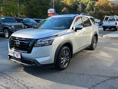 Used 2023 Nissan Pathfinder SV w/ SV Premium Package image 1