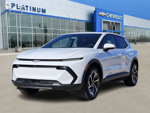 New 2026 Chevrolet Equinox EV LT image 2