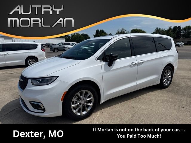 Used 2026 Chrysler Pacifica Limited FWD image 1