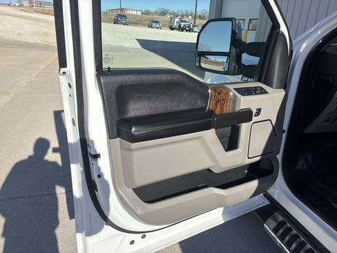 Used 2018 Ford F150 Lariat image 15