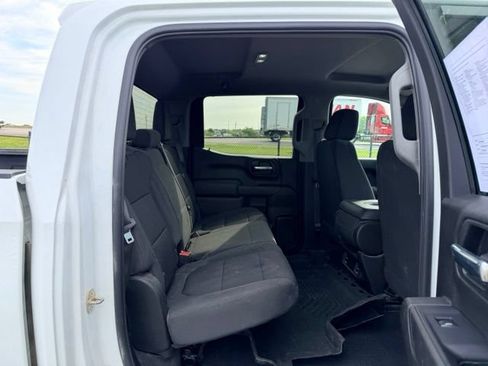 Used 2020 Chevrolet Silverado 1500 Custom w/ Custom Value Package AWD/4WD image 9