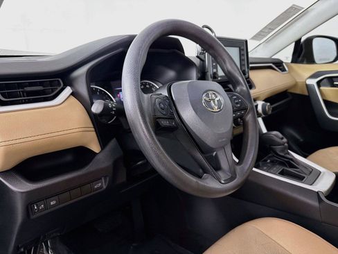 Certified 2022 Toyota RAV4 XLE w/ Convenience Package FWD image 4