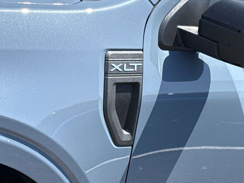 New 2025 Ford Maverick XLT w/ XLT Luxury Package image 4