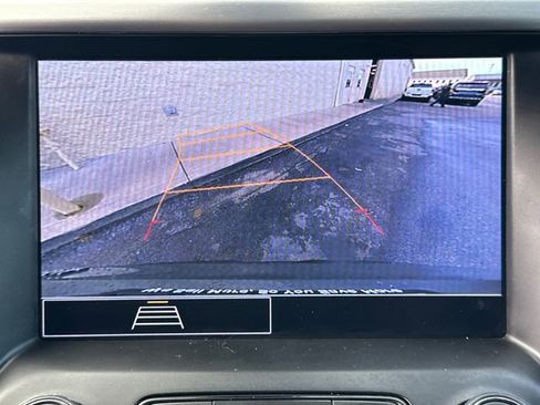 Used 2023 GMC Acadia SLE w/ Driver Convenience Package image 34