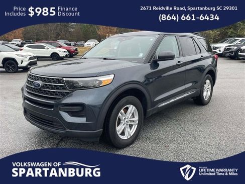 Used 2022 Ford Explorer XLT image 3