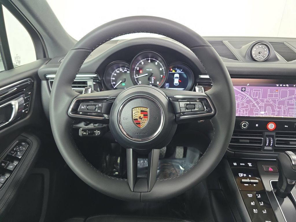 Certified 2026 Porsche Macan AWD/4WD image 14