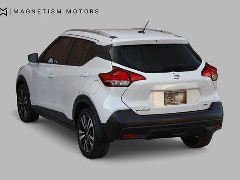 Used 2019 Nissan Kicks SV FWD image 9