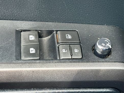 Used 2016 Toyota Tacoma TRD Sport image 20