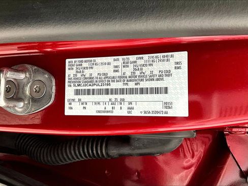 Used 2023 Lincoln Corsair Reserve image 39