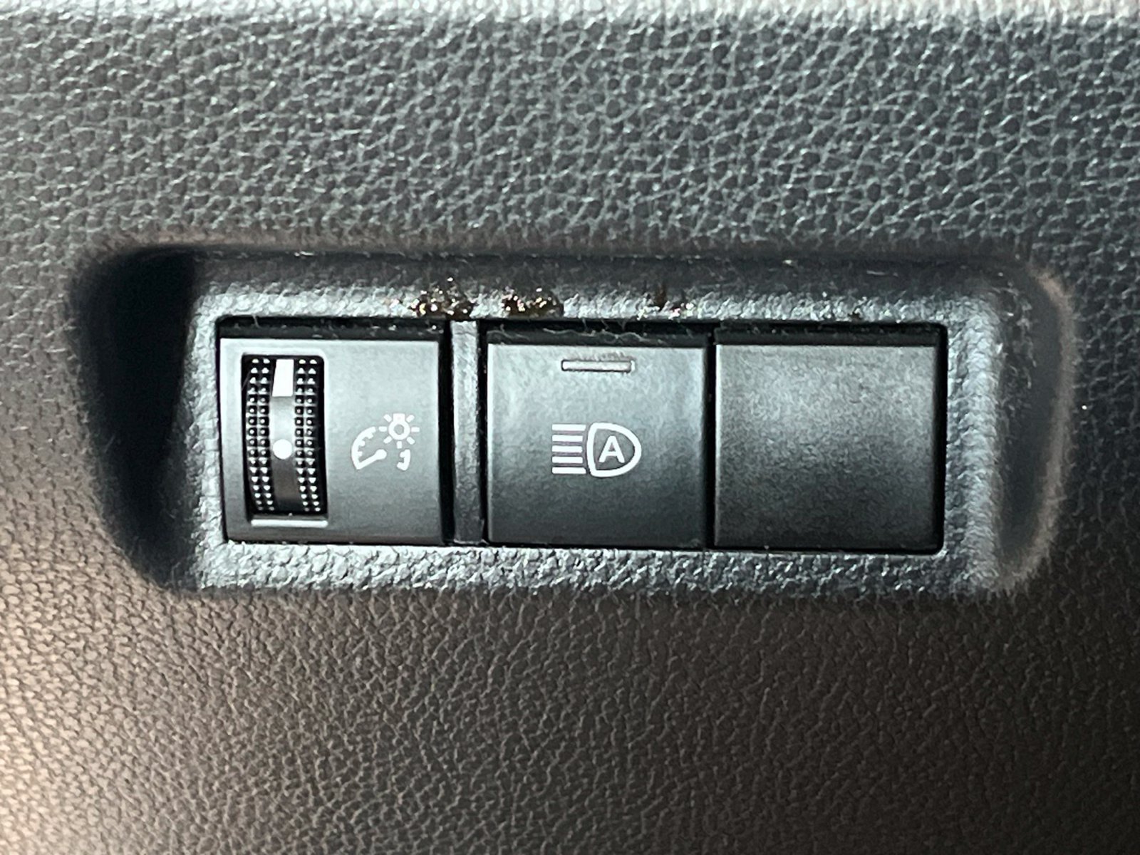 Used 2021 Toyota RAV4 LE AWD/4WD image 30