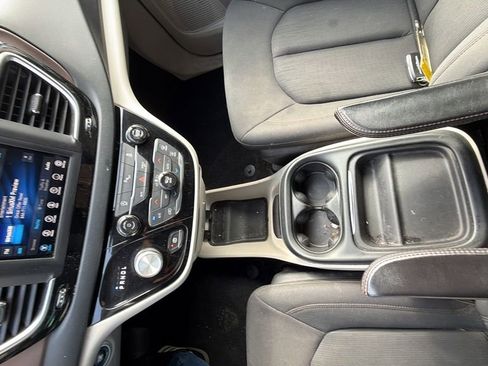 Used 2019 Chrysler Pacifica Touring Plus w/ Tire & Wheel Group FWD image 23
