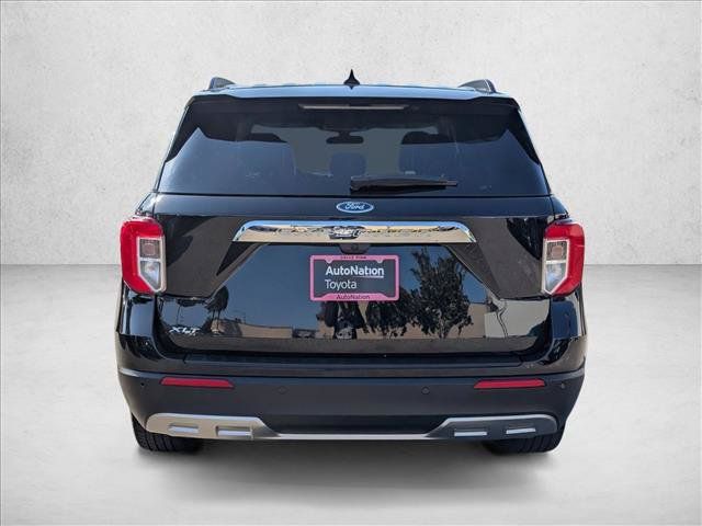 Used 2023 Ford Explorer XLT w/ Equipment Group 202A RWD image 7
