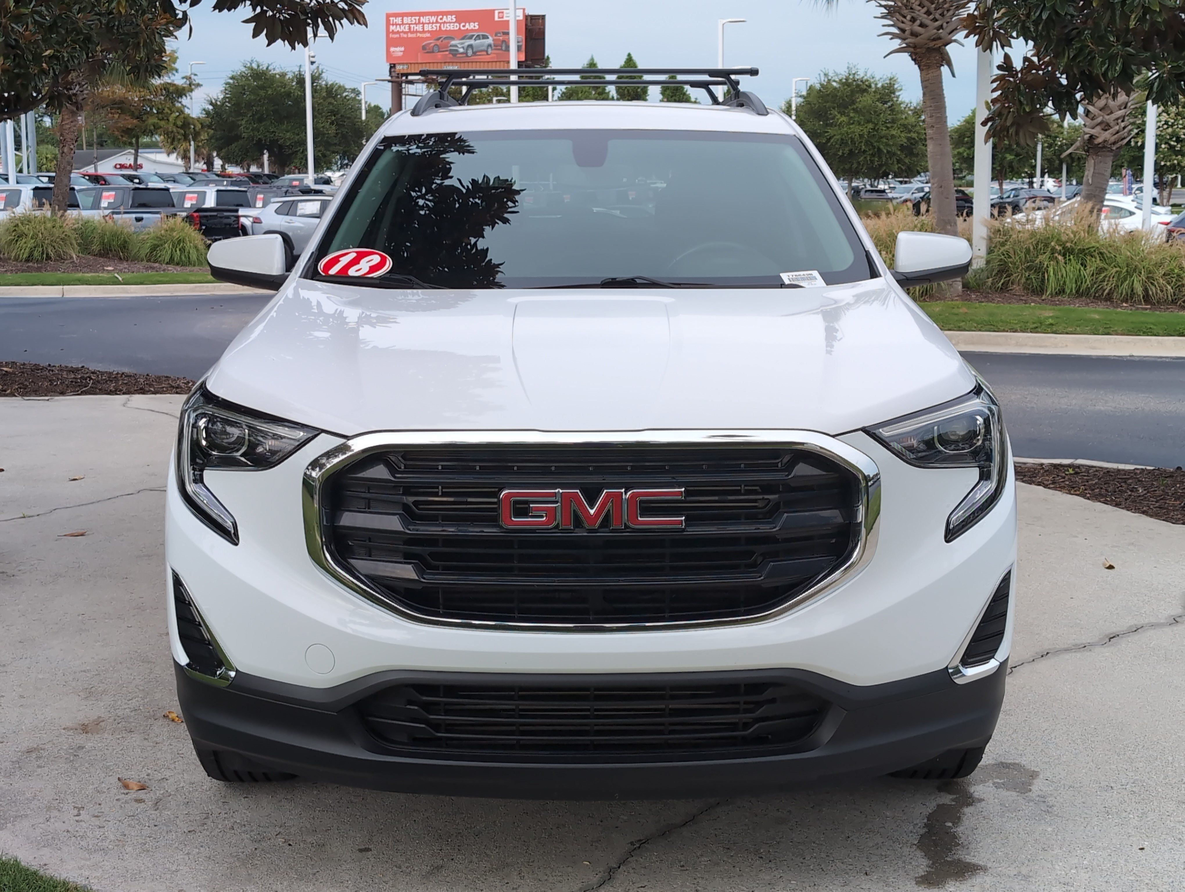 Used 2018 GMC Terrain SLE w/ Driver Convenience Package FWD image 3