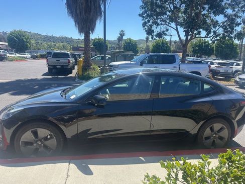 Used 2023 Tesla Model 3 Standard Range image 8