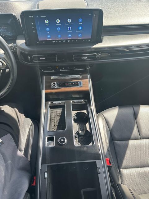 Used 2025 Lincoln Aviator Reserve AWD/4WD image 20