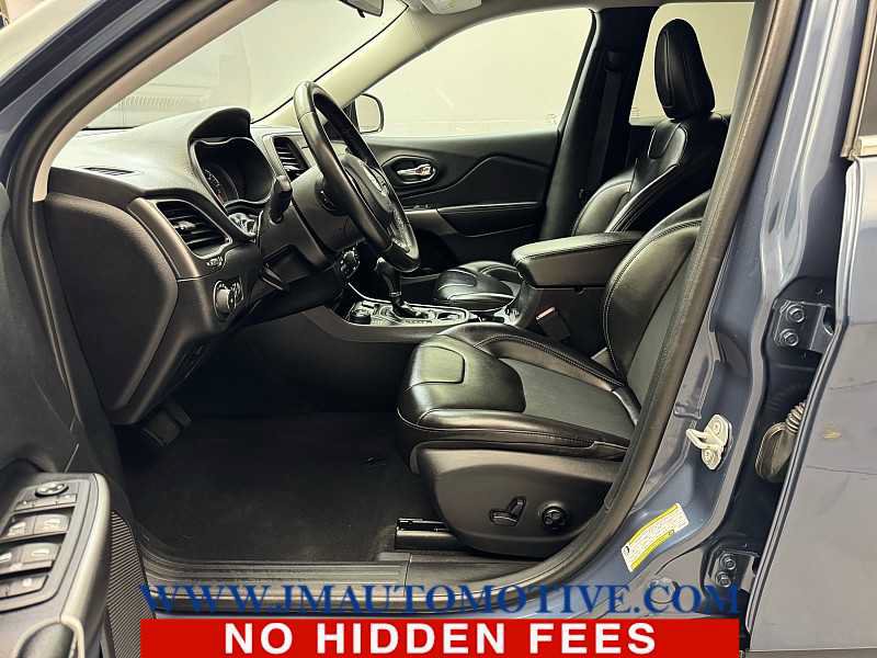 Used 2020 Jeep Cherokee Latitude Plus AWD/4WD image 12