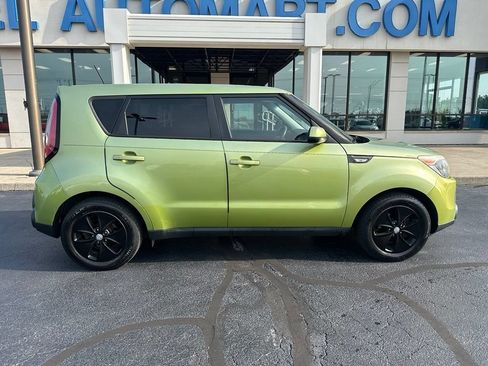 Used 2014 Kia Soul FWD image 4