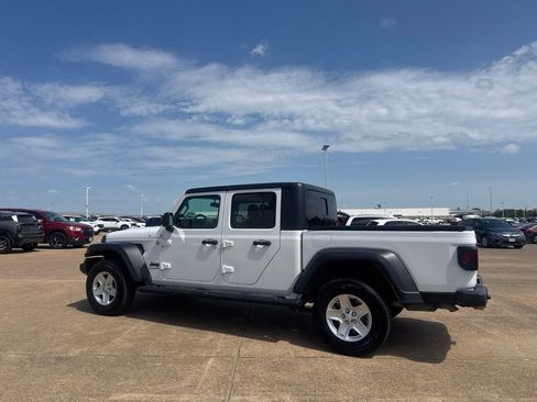 Used 2020 Jeep Gladiator Sport w/ Quick Order Package 24S AWD/4WD image 13