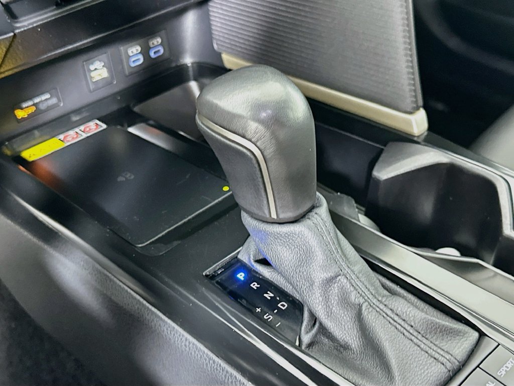 Used 2025 Toyota Camry SE FWD image 17