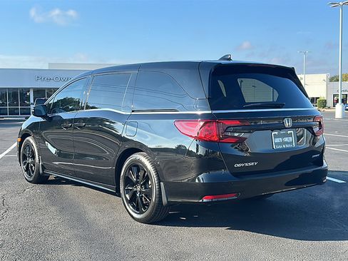 Used 2023 Honda Odyssey Sport image 6