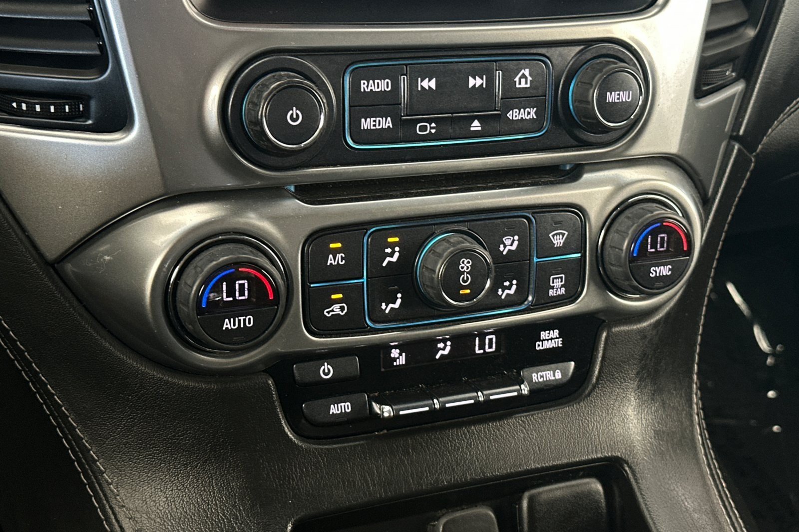 Used 2018 Chevrolet Tahoe LS w/ Enhanced Driver Alert Package RWD image 20