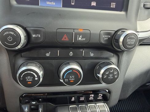 Used 2023 RAM 1500 Big Horn AWD/4WD image 44