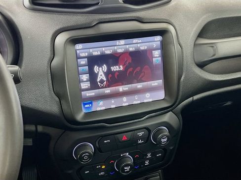 Used 2023 Jeep Renegade Trailhawk AWD/4WD image 17
