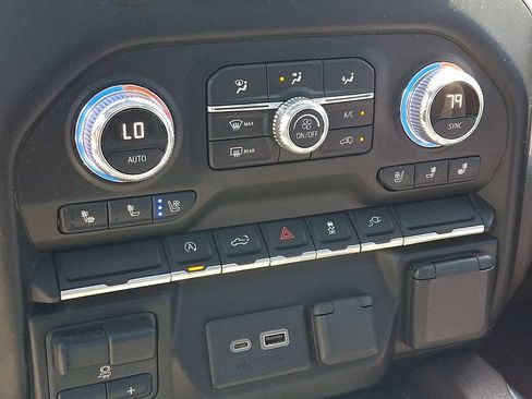 Used 2020 GMC Sierra 1500 SLT w/ SLT Premium Package AWD/4WD image 16