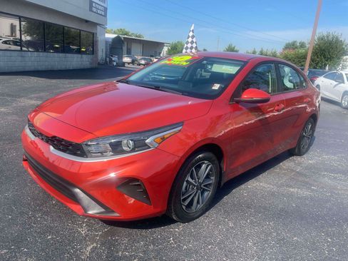 Used 2023 Kia Forte LXS w/ LXS Technology Package FWD image 3